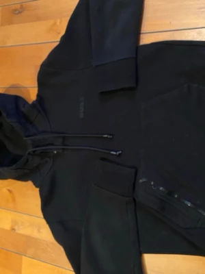 Boss hoodie - Äkta. Pris kan diskuteras. Helt ny.