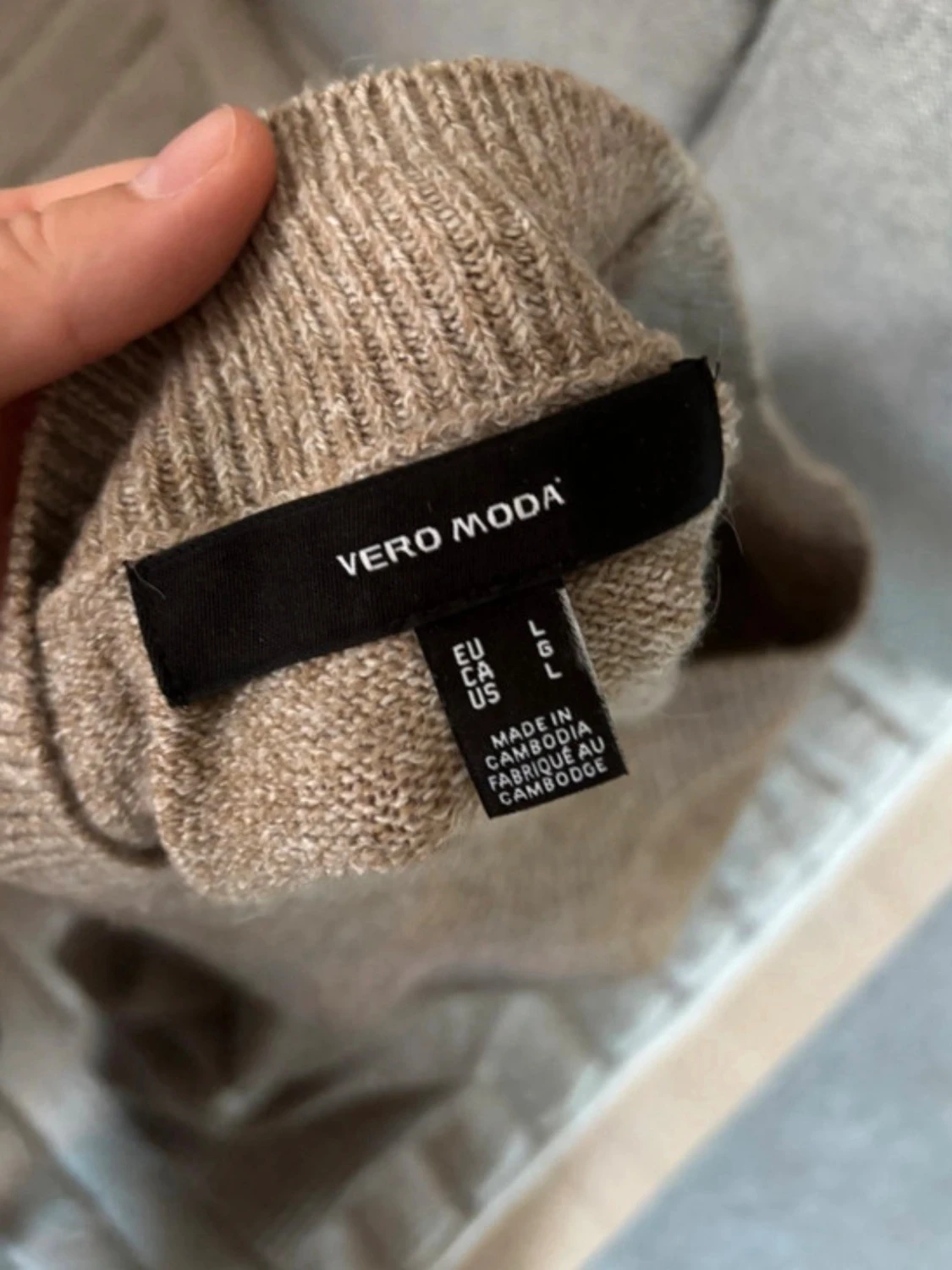 Beige stickad tröja från Vero Moda - 2