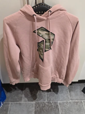 Risa peak performence hoodie L  - Fin peak performence tröja L 