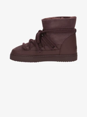 Vinröda Inuikii boots med snörning - Säljer ett par vinröda Inuikii boots i mocka.Perfekt för kalla dagar och riktigt snygga till vinterlooken. Använda endast 2 gånger och köpta i December. Strlk 40 passar även 39