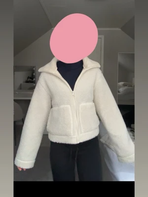 Beige teddyjacka - Inga defekter och nypris 299kr