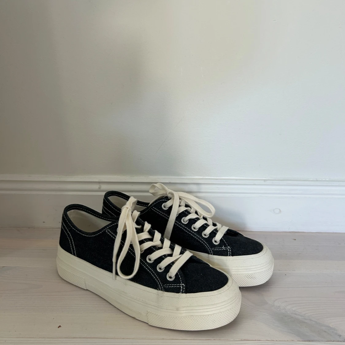 Mörkblå denim sneakers - 3