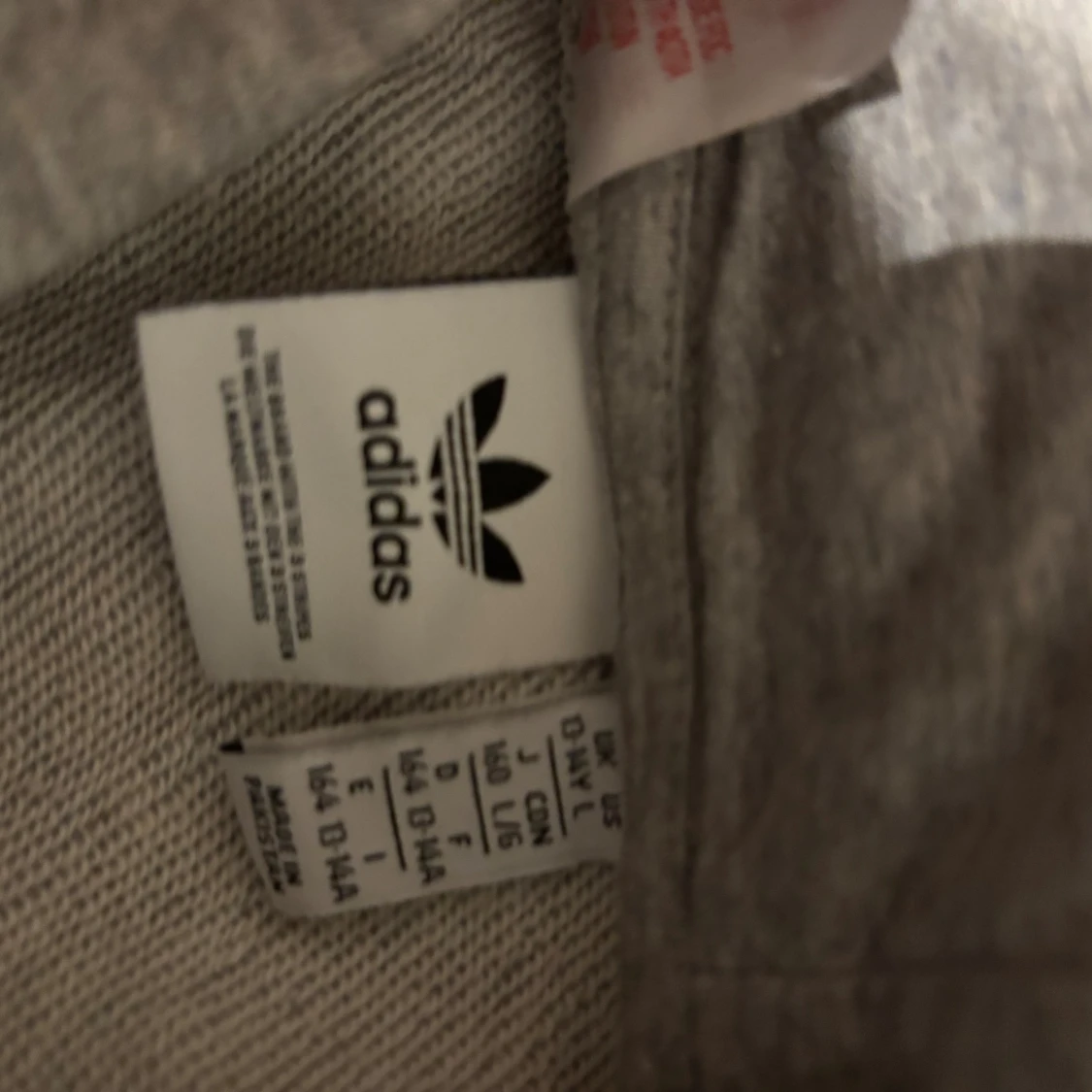 Grå Adidas hoodie - 2
