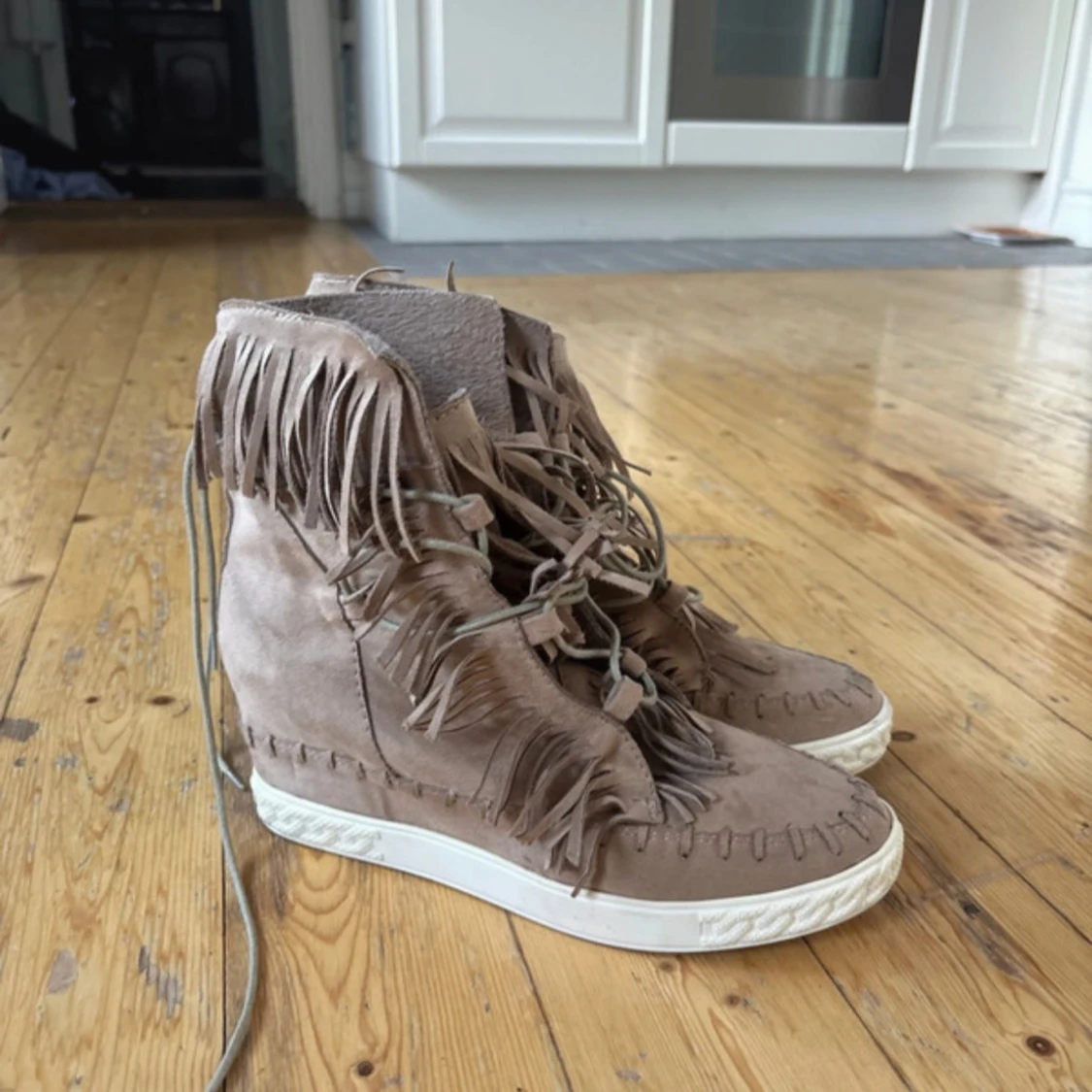 Casadei likande skor med fransar  - 1