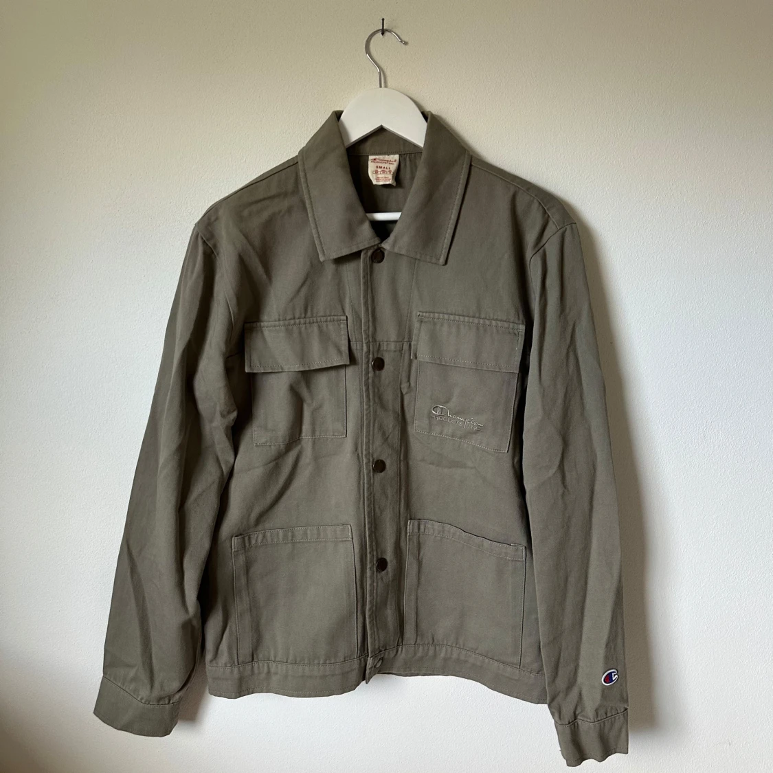 Olivgrön overshirt från Champion