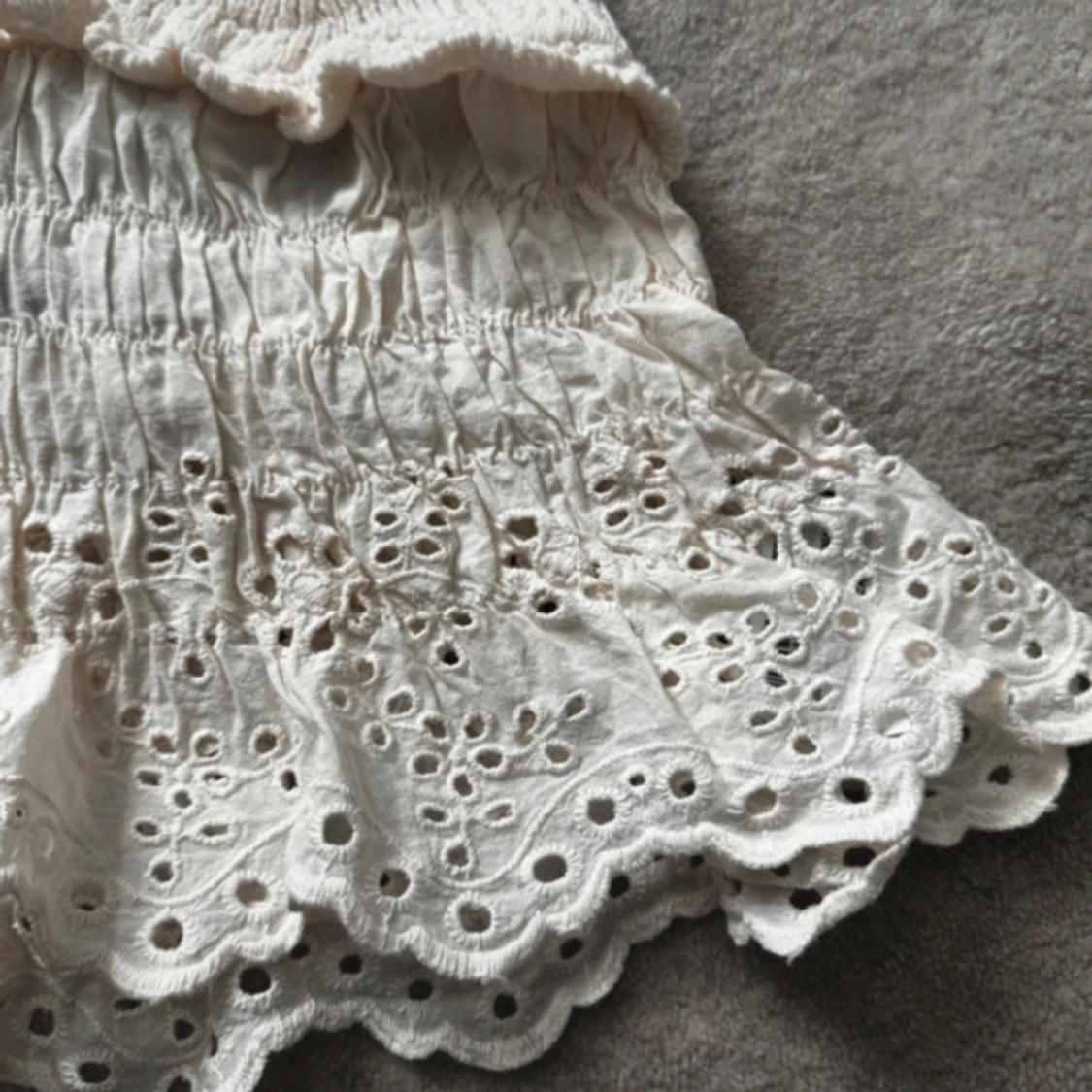 Vit broderad linnetopp från Zara - 3