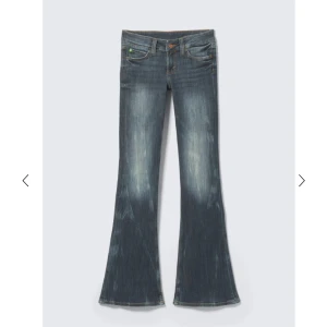 Cheap Monday jeans - Säljer mina cheap Monday jeans från weekday som jag knappt använt. Älskar de men de passade inte som jag ville. Men annars jätte sköna och skit snygg färg🔥💓