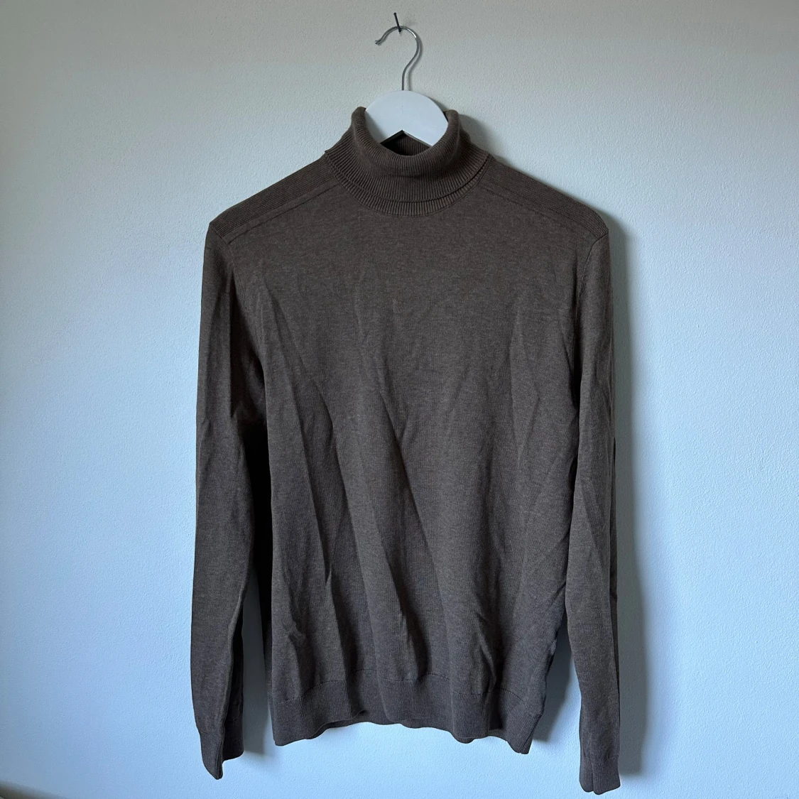 Brun polotröja från Selected Homme