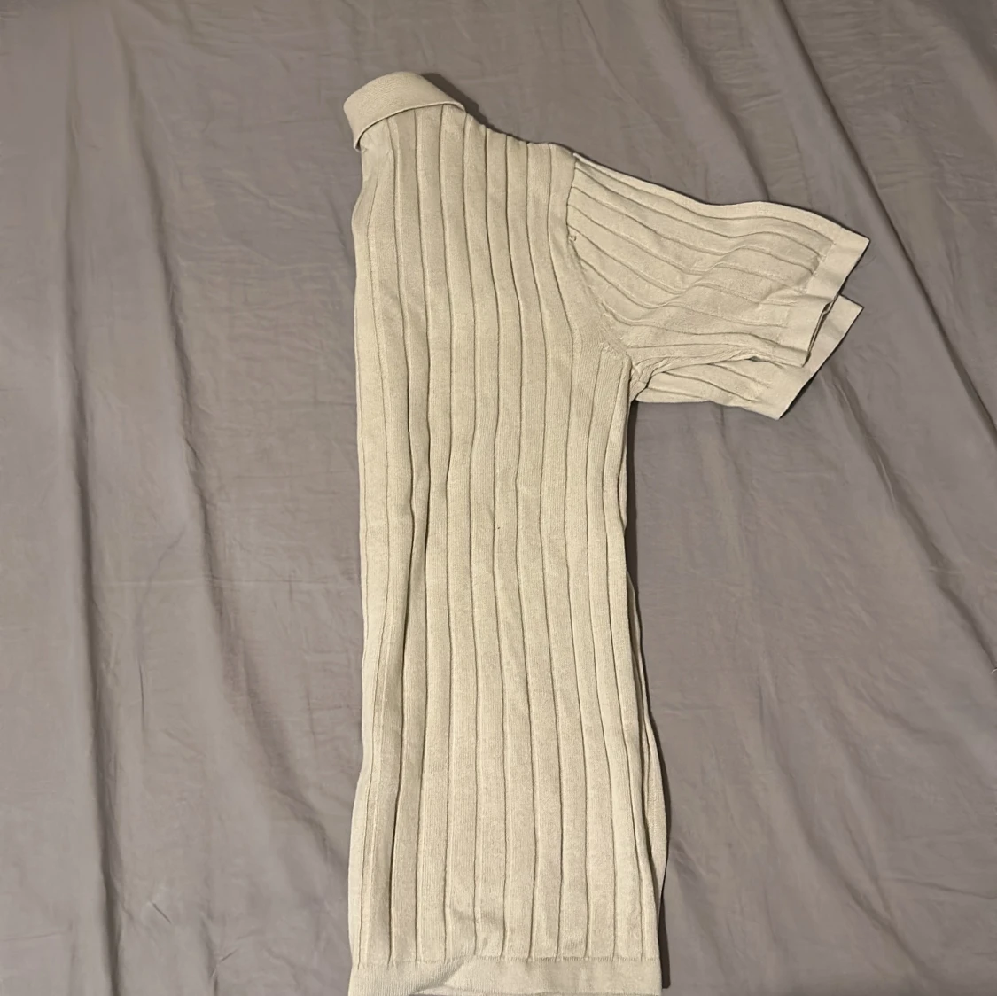 Beige ribbad skjorta från ASOS Design - 2