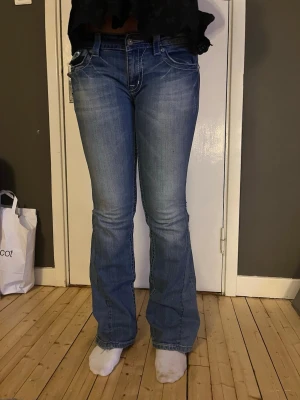 Miss me jeans  - Low waist miss me jeans storlek 29 (motsvarar M/S) jag är 168 cm lång och det är bra i längden. 