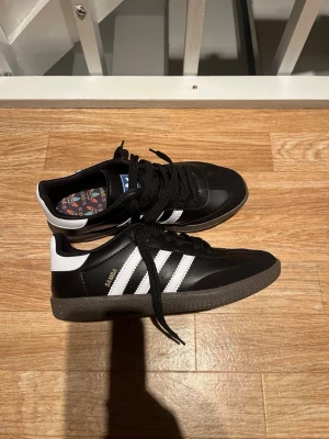 Adidas Samba strl 38 - Helt nya, ej original 