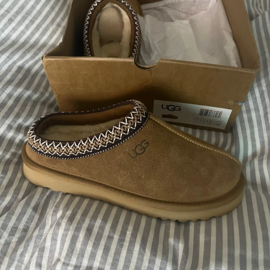 Bruna UGG slip-on boots i mocka - 1