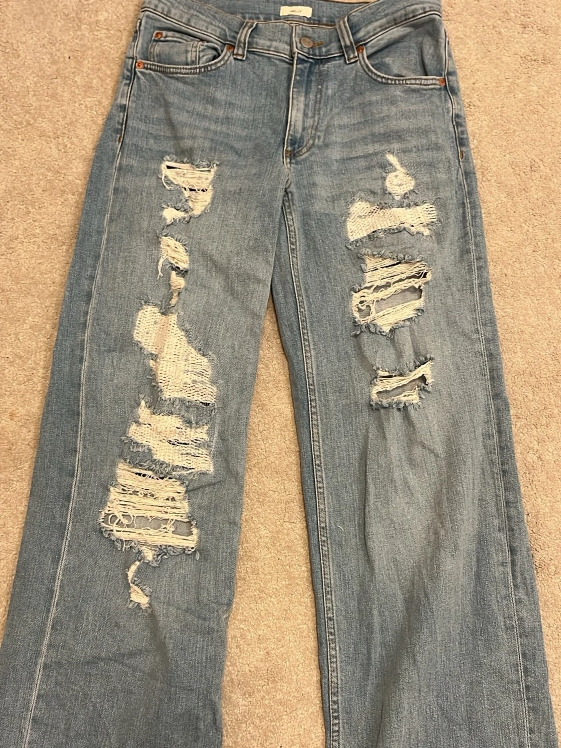 baggy jeans med slitningar  - 4