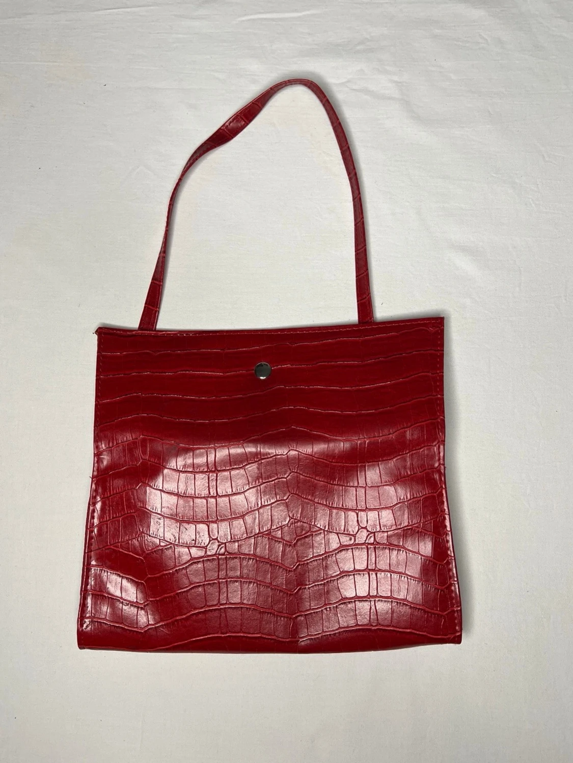 Röd axelväska i croco-imitation - 2