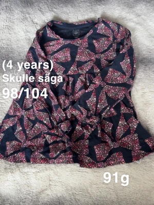 Gap tunika - Fint använt skick. Står fyra år men upplever som 98/104