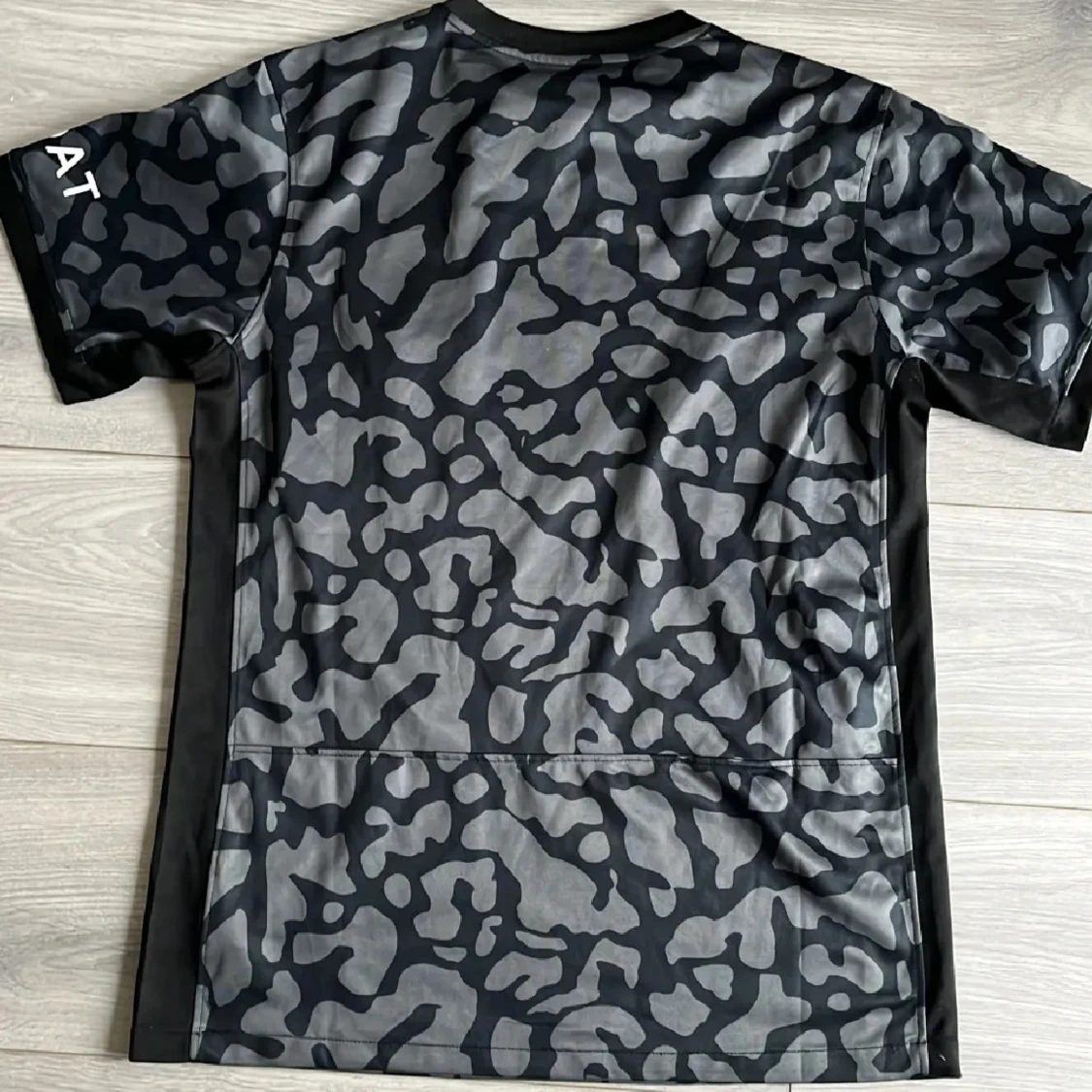 PSG x Jordan svart leopard fotbollströja - 3