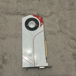 Gtx 970  - Grafikkort mycket sparsam använt. Fungerar jätte bra, men jag har köpt en ny, därför säljer jag denna! Pris kan diskuteras!