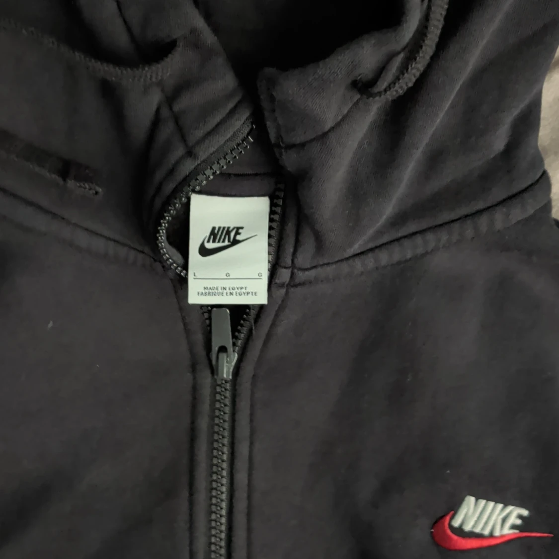 Svart Nike hoodie med dragkedja - 1
