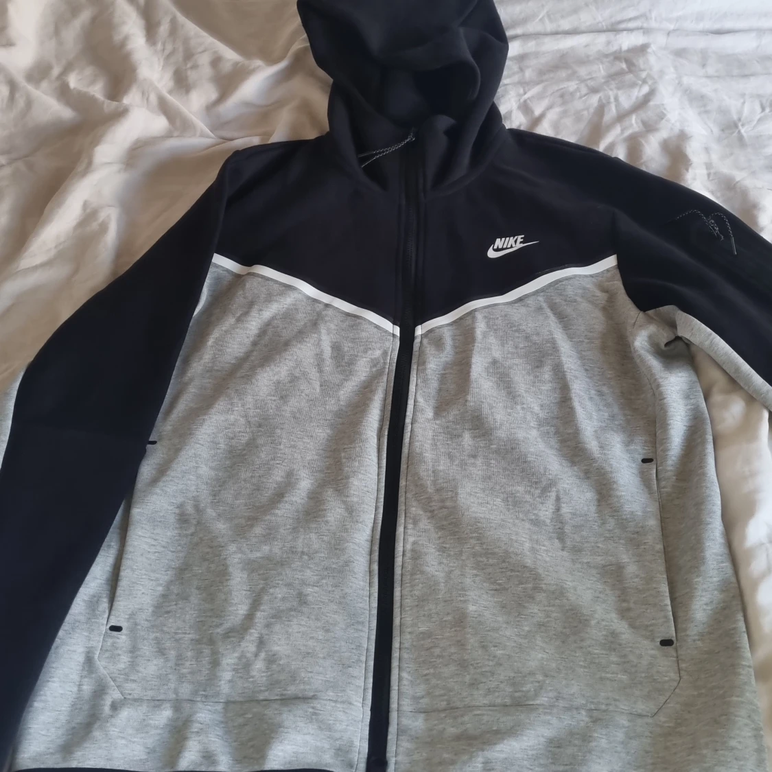 Nike tech hoodie och byxor