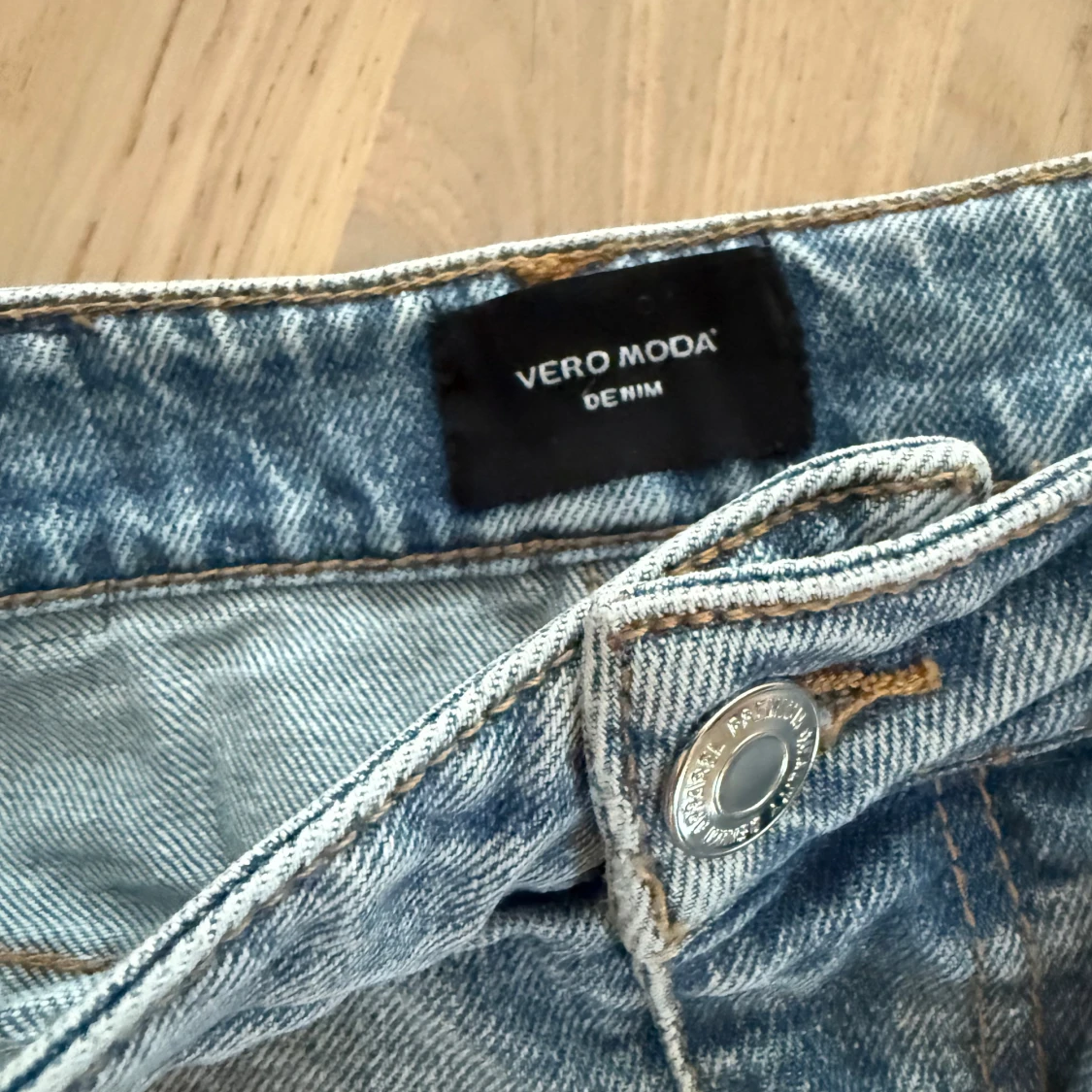Blå raka jeans från Vero Moda - 1