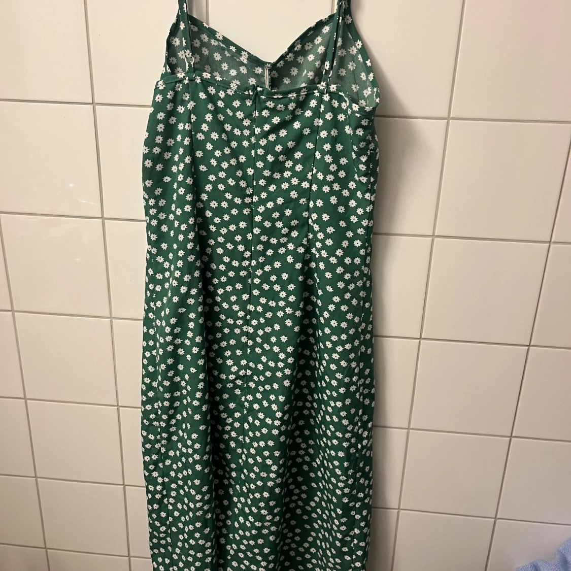 Grön blommig långklänning - 1