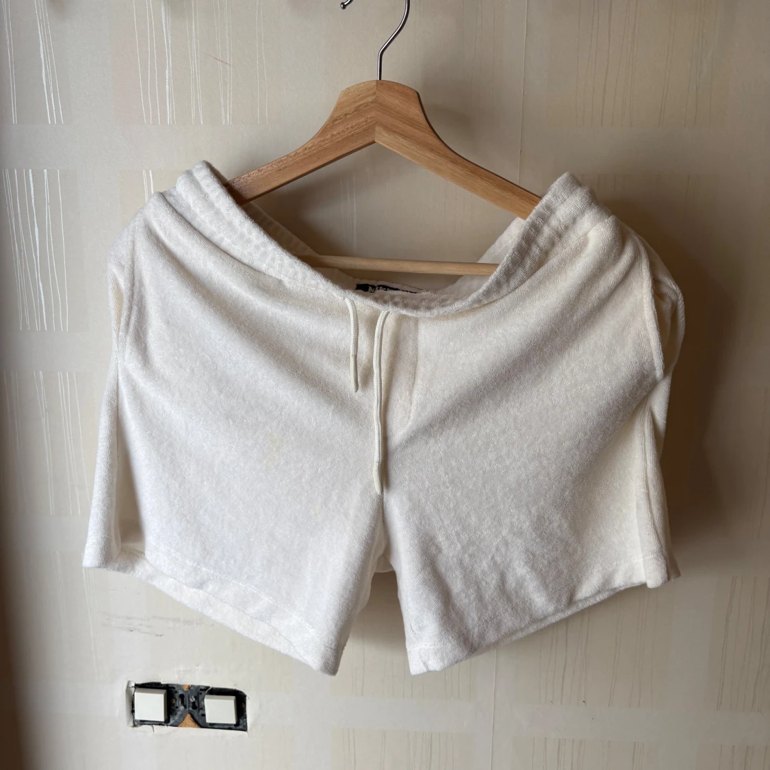 Vita frottéshorts från Nikben - 1