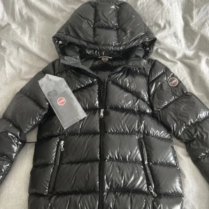 Svart pufferjacka från Colmar - Snygg svart pufferjacka från Colmar, skriv för fler bilder 