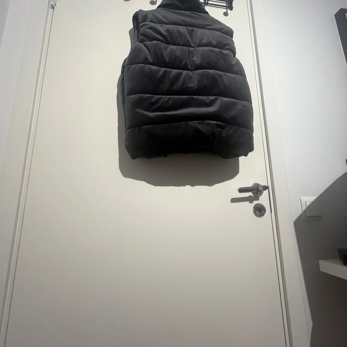 Svart quiltad dunväst i sammet - 1