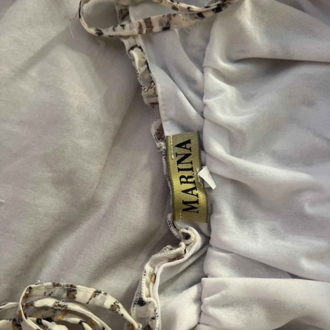 Vit mönstrad sommarklänning från Marina - 1