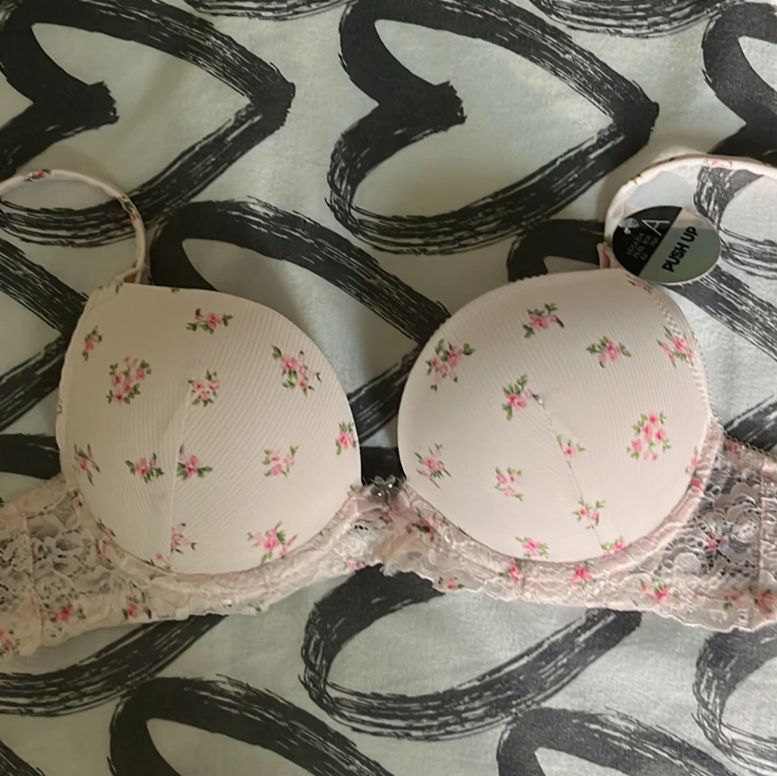 Blommig push-up bh  med spets