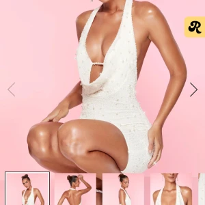 Oh polly klänning  - Säljer min jättefina klänning ifrån Oh Polly köptes förra året och endast använt en gång, nyskick. Alla pärlor sitter kvar. Nypris 924kr 