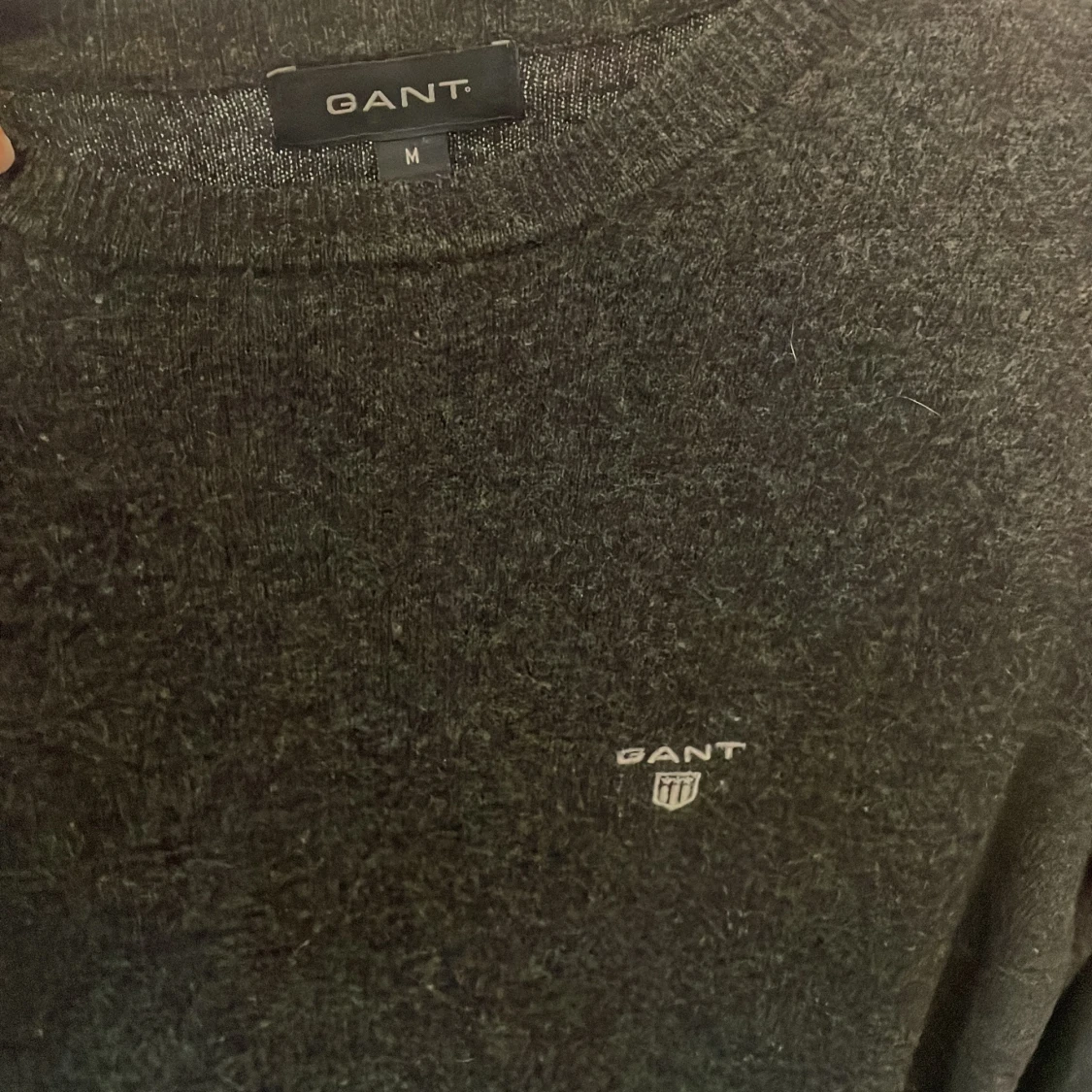 Mörkgrå stickad tröja från GANT - 2