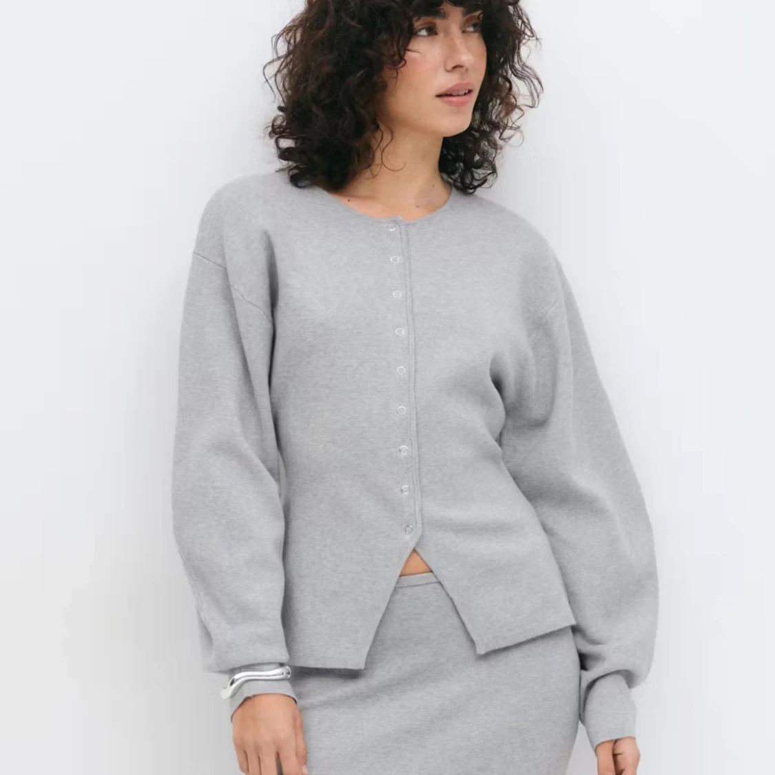 Knitted shaped cardigan 