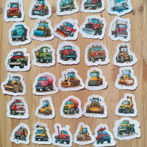 36 st klistermärken med fordonstema - 36 st klistermärken för barn fylld med roliga och charmiga illustrationer av byggfordon, lastbilar 