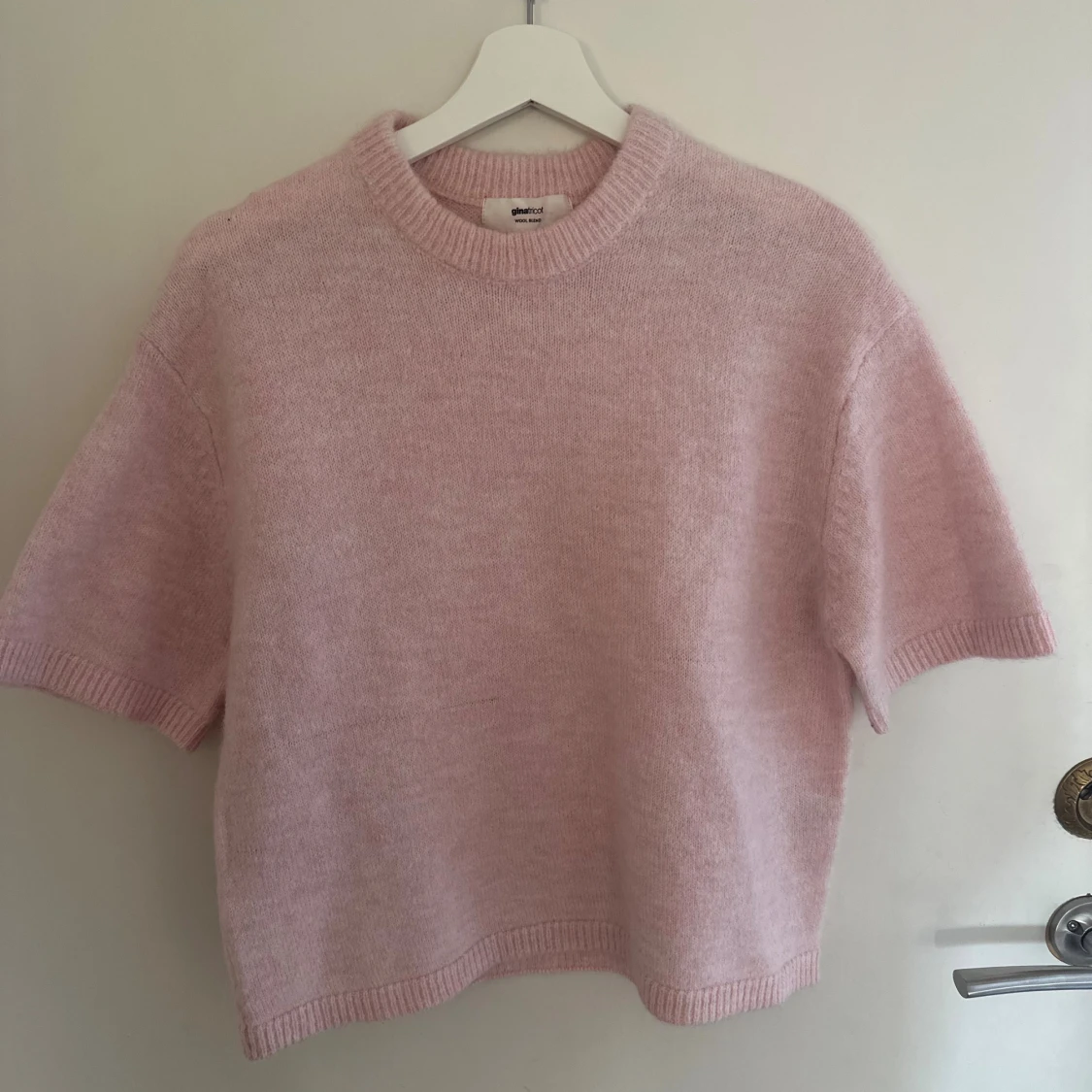 Ljusrosa stickad tröja från Gina Tricot