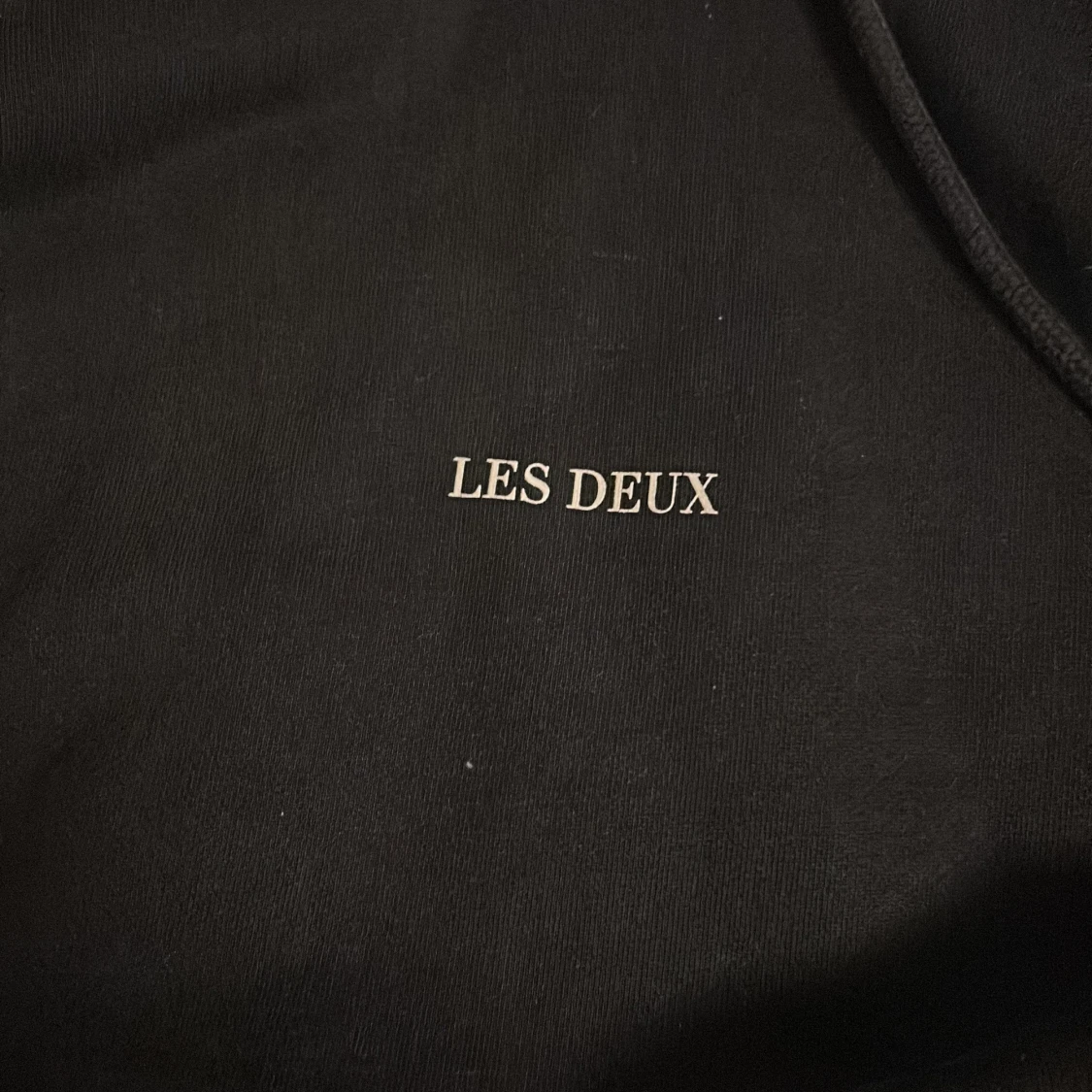 Svart hoodie från Les Deux - 3