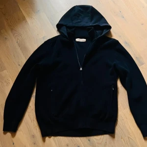 Sayless cardigan  - Sayless cardigan 