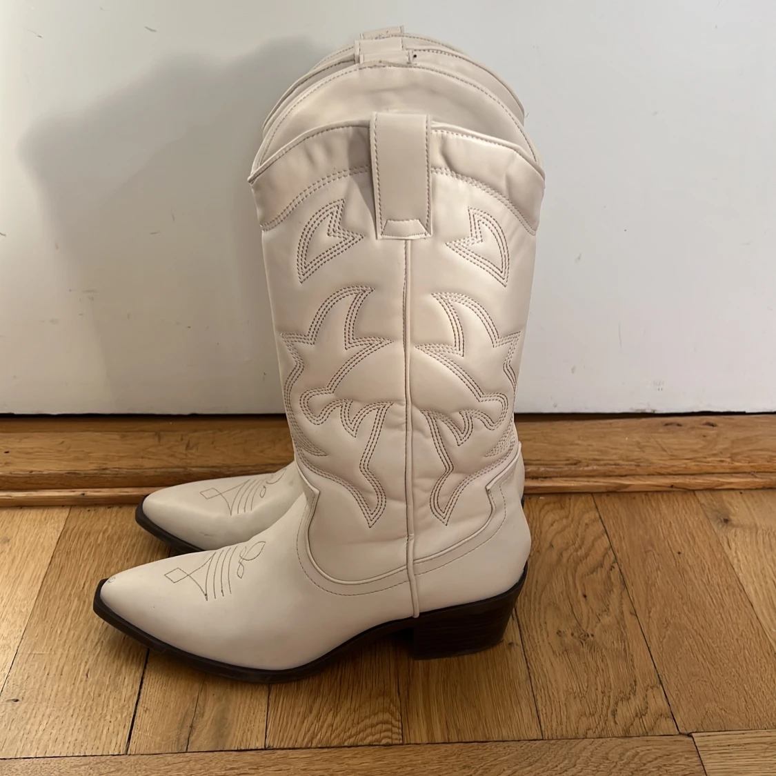 Vita cowboy boots med spetsig tå - 1