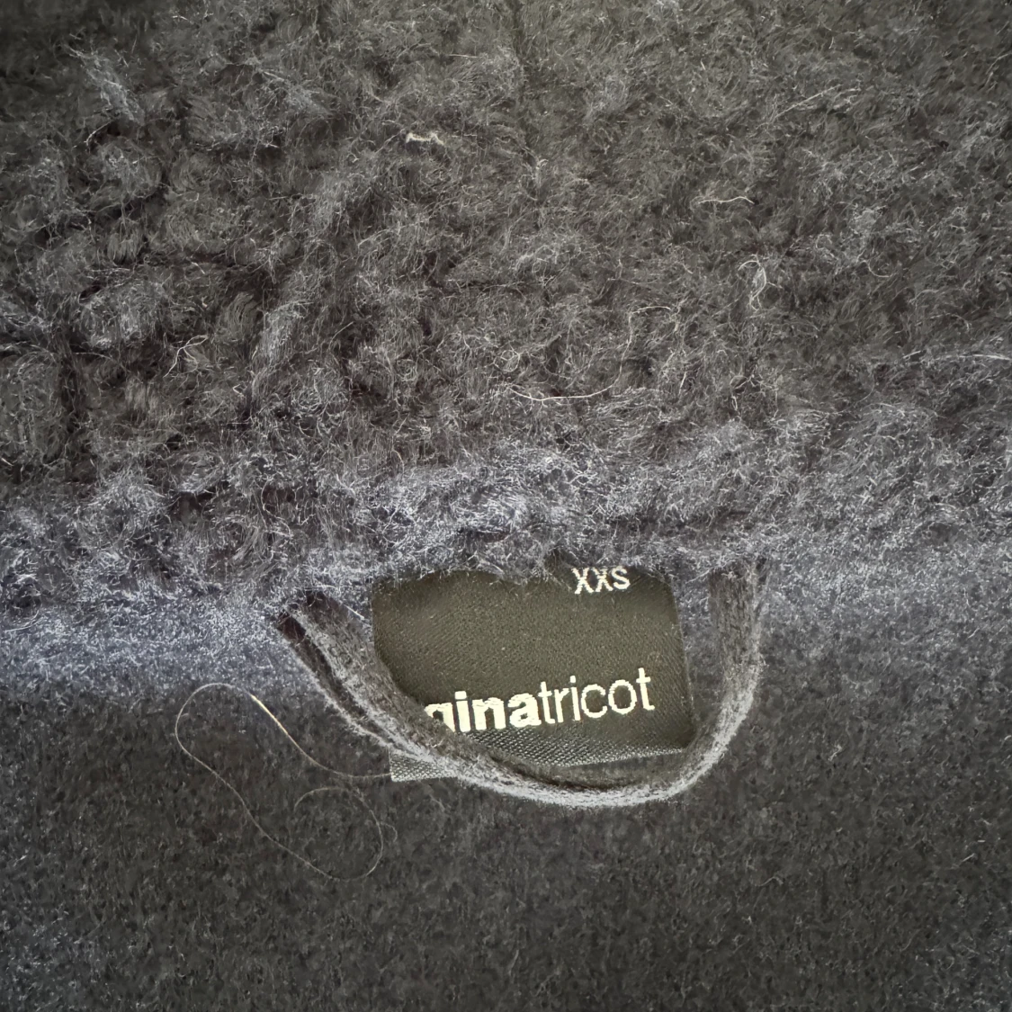 Marinblå kort kappa med stor krage - 4