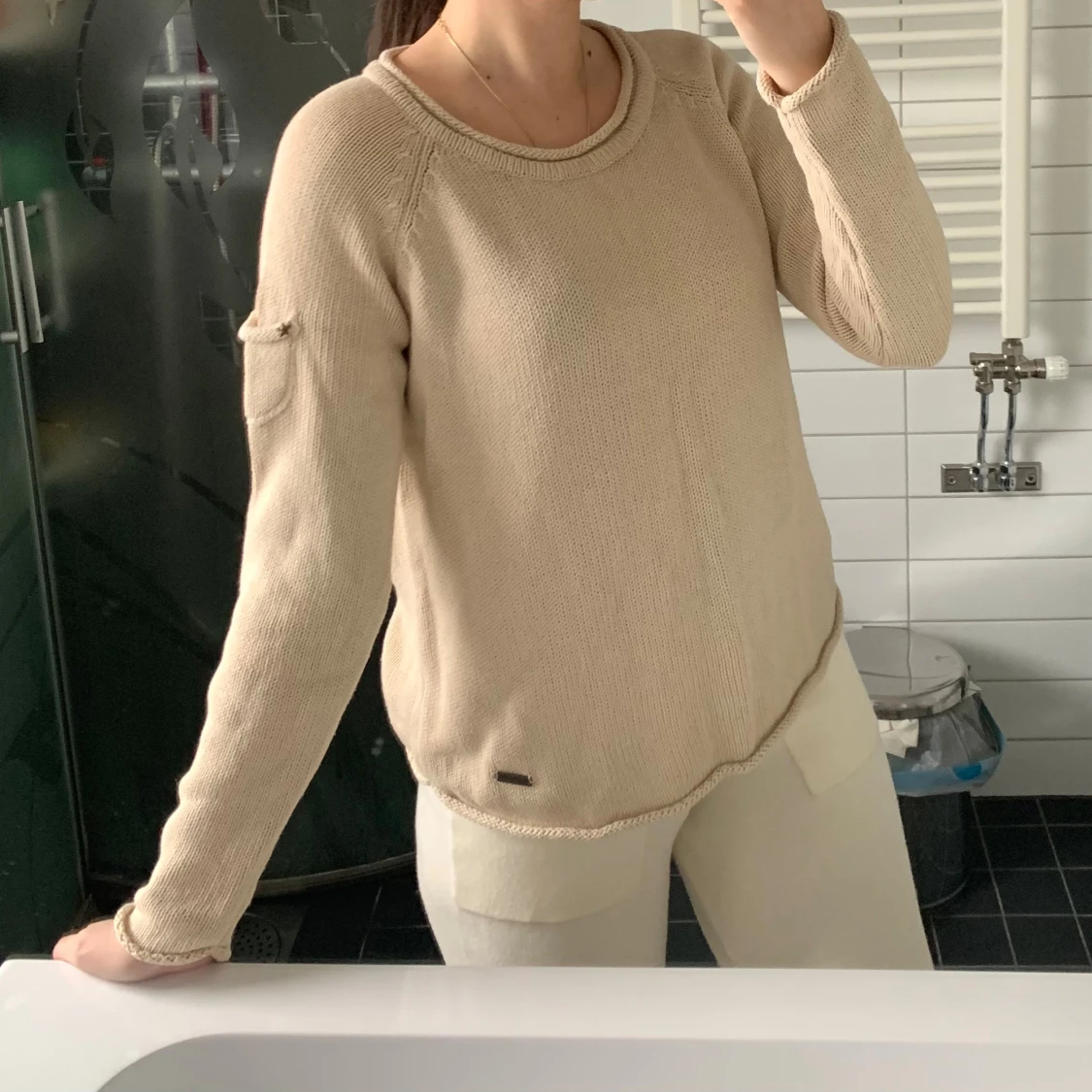 Beige stickad tröja Mon Row 