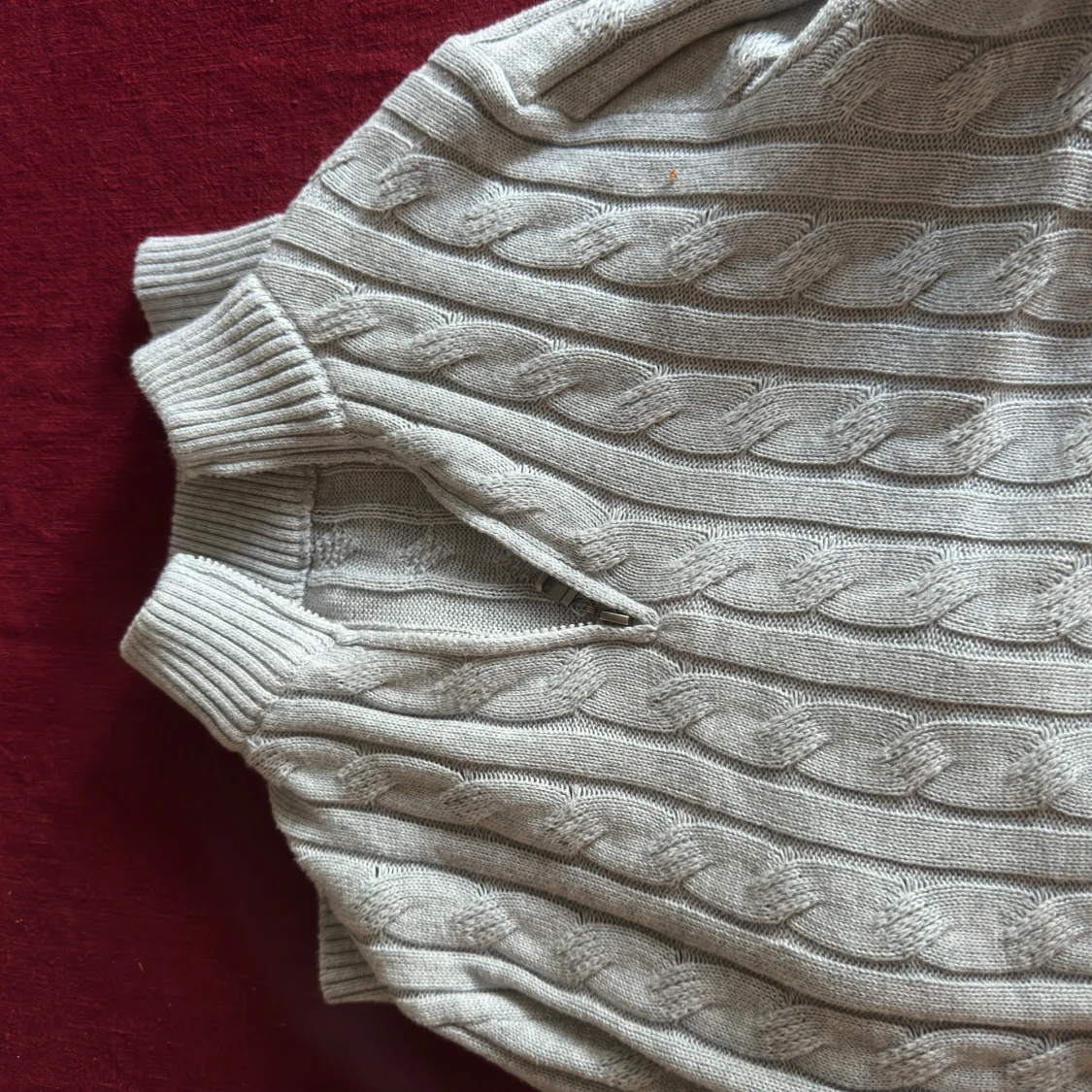 Ljusgrå kabelstickad half zip tröja - 3