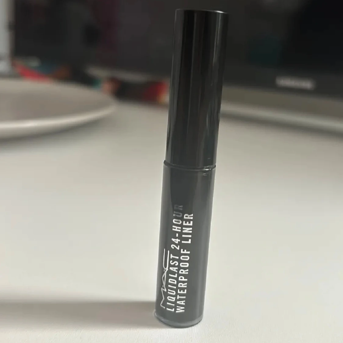 MAC Liquidlast 24H Waterproof Eyeliner - 1