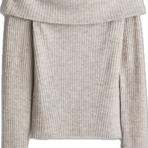 Stickad off shoulder  - .