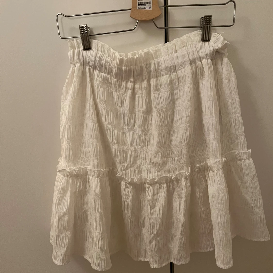 Vit volangkjol från NA-KD - 1