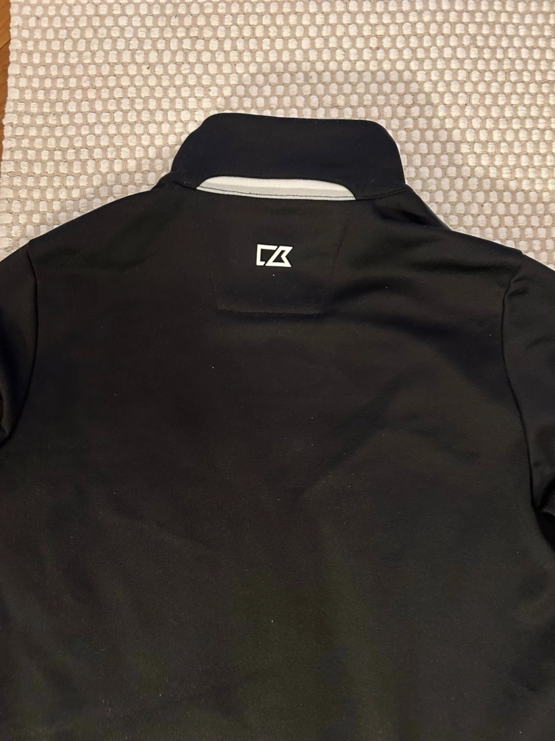 Svart jacka från Cutter & Buck - 4