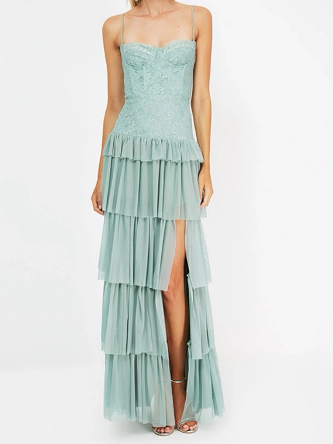 Ljusblå / turkos balklänning med spets och volanger