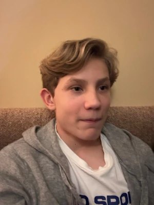 Bonde söker fru  - Äckel päckel till salu nu när jag har tröttnat på honom och har inge användning av slaven längre. Säljer helst till någon som är en tjej då han behöver en fru för lite lycka i livet då får man lite rabbat men annars är priset hugget i sten alltså inge prutning/MVH ägaren 