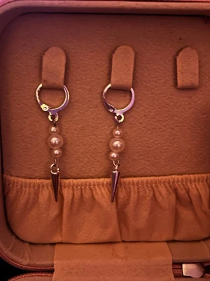 Örhängen - Egengjorda rostfritt stål