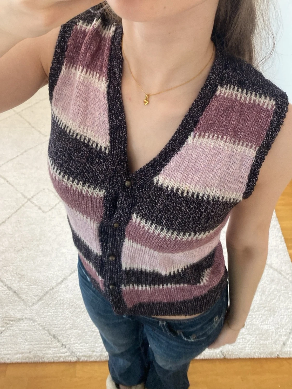 Lila randig stickad väst