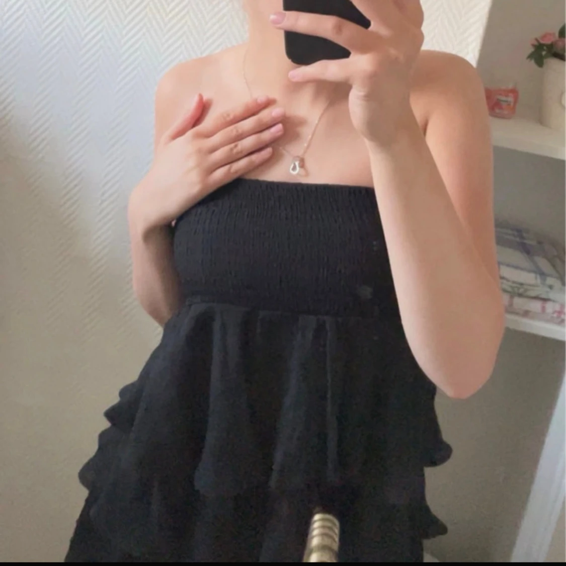 Svart volangkjol med smock